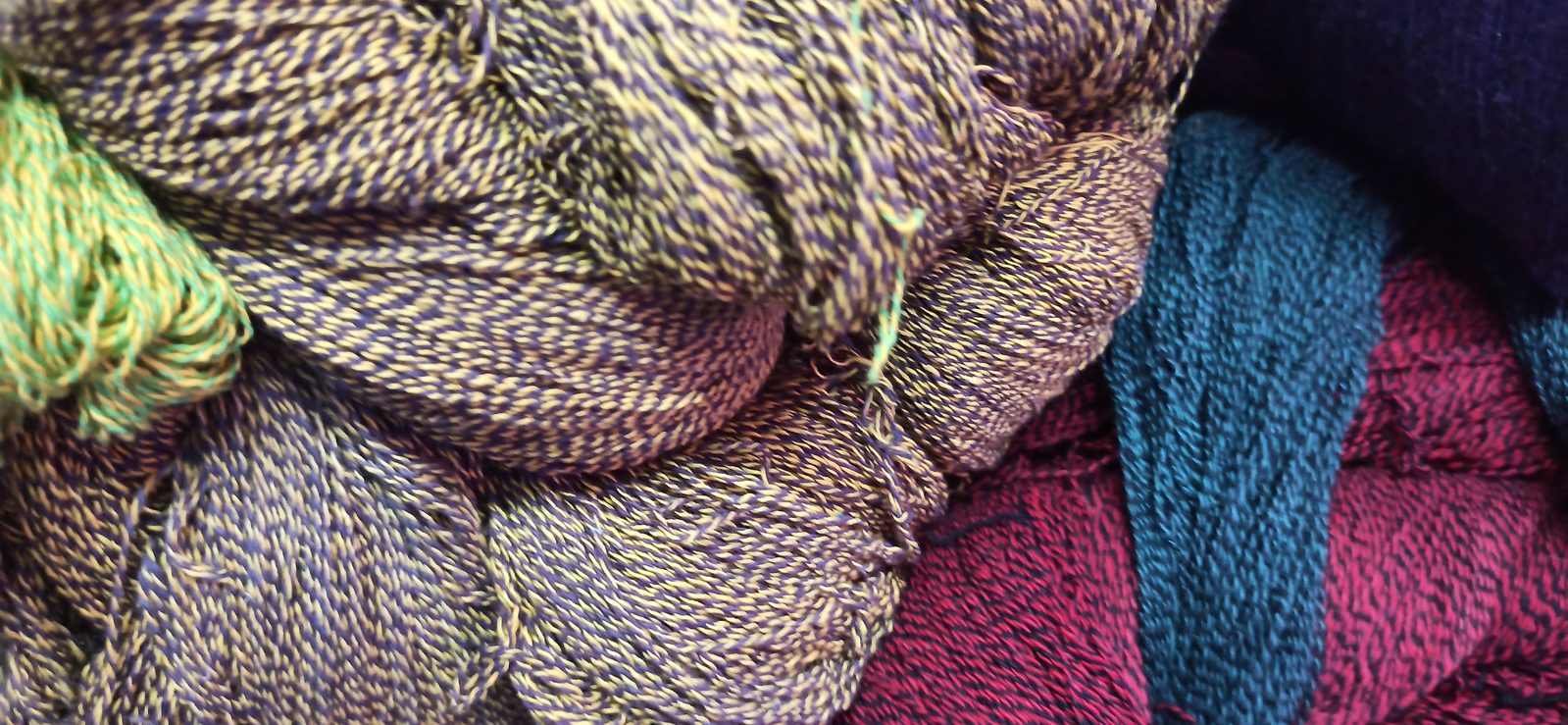 Twisted colour yarns used for Jamakkalam weaving